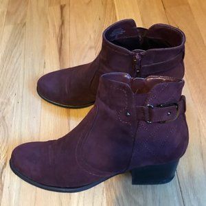 Unisa Unpadma Burgundy Ankle Boots Western Style Block Heel Buckle and Quilting